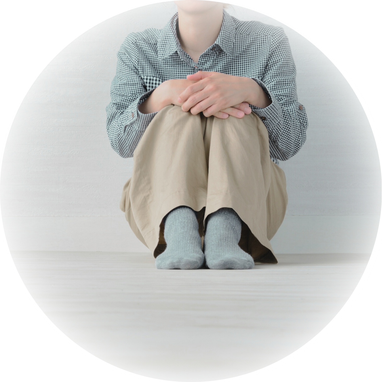 自分の爪の形が好きではなく、キレイな爪の人を見ると羨ましいと思ってしまう